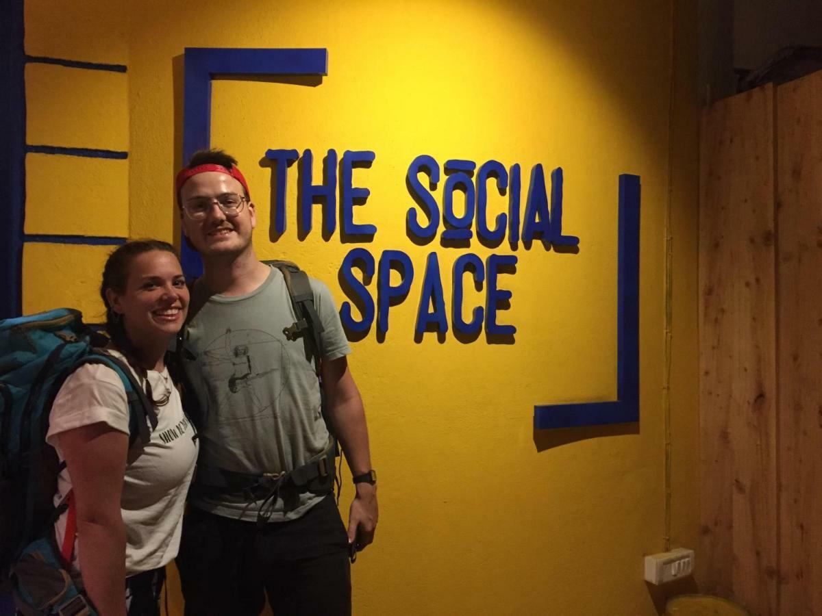 The Social Space Hostel Mumbai Exteriör bild